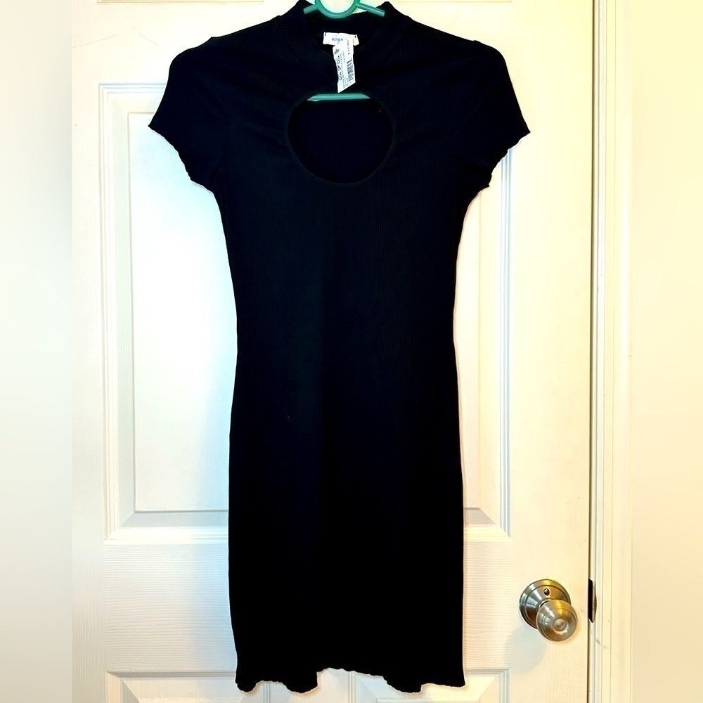 NWT Ladies Mini Stretchy Black Dress Size Medium with Hole Cutout By Chest Area